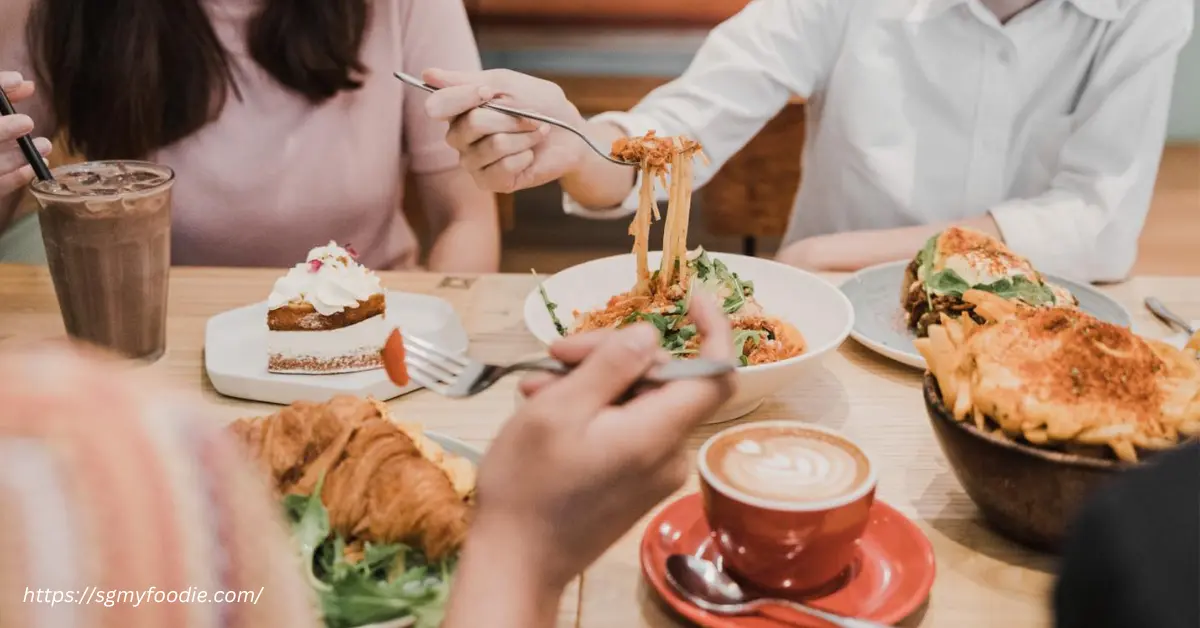 Lola's Cafe Menu